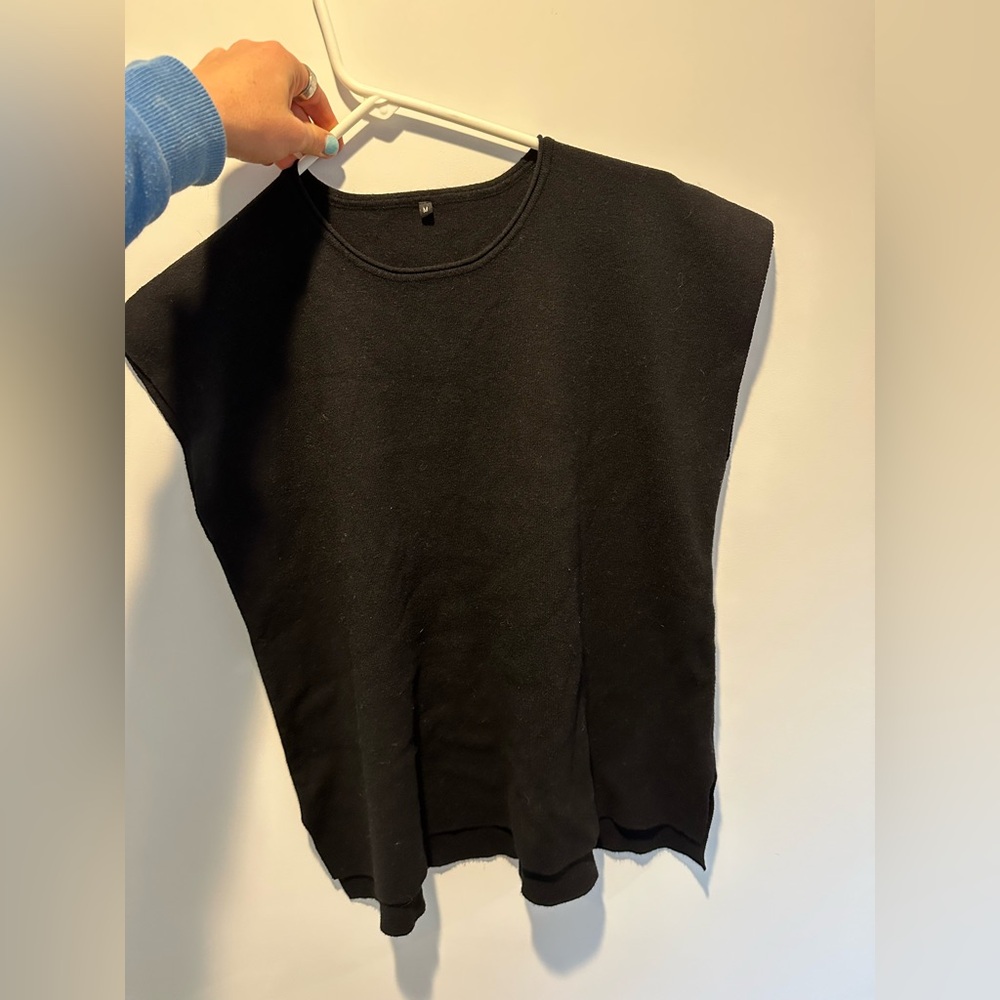 Black Sleeveless Women's Top